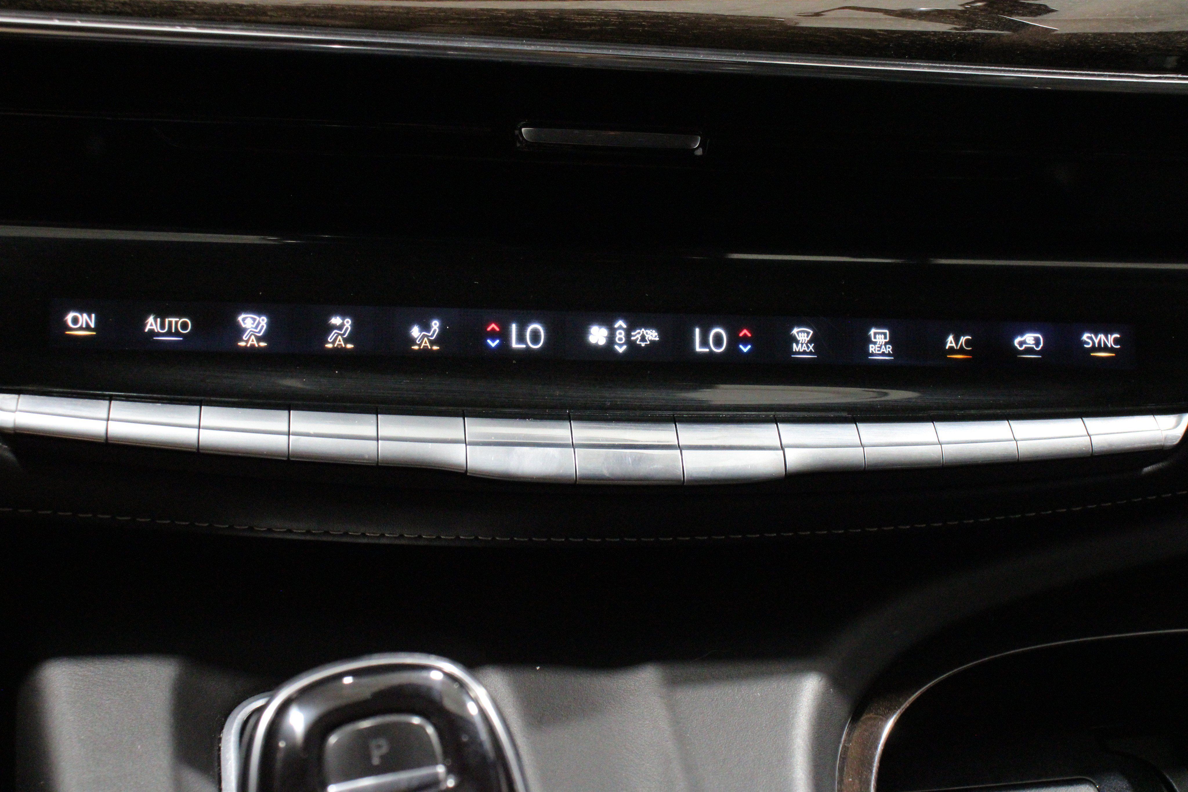 Used 2021 Cadillac Escalade Sport Platinum AWD/4WD image 19