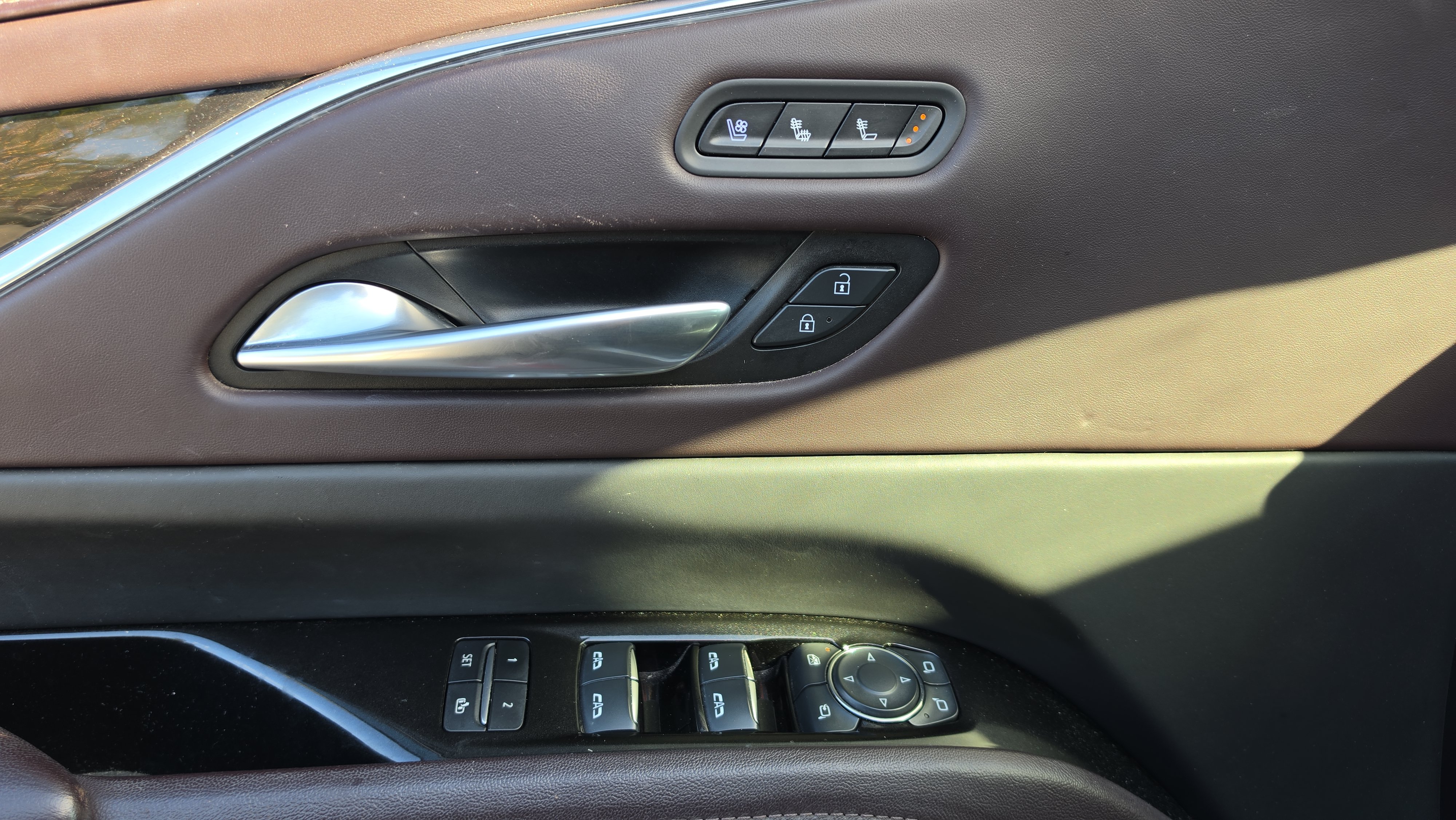Used 2024 Cadillac Escalade Sport Platinum RWD image 11