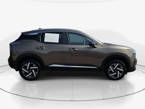 Used 2026 Nissan Kicks SV w/ Charging Package FWD image 5