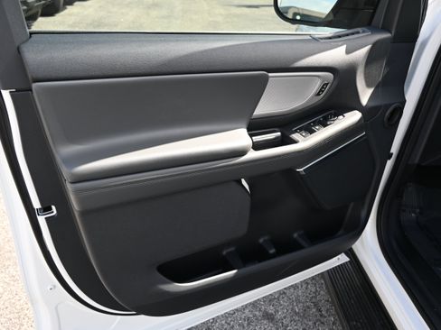 New 2027 Ford Expedition Max Active RWD image 15