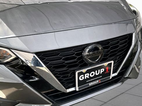 Used 2023 Nissan Sentra SV FWD image 30