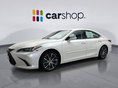 Used 2022 Lexus ES 300h w/ Premium Package