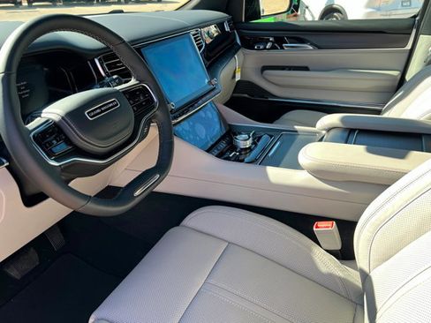 New 2026 Jeep Grand Wagoneer L Summit AWD/4WD image 15