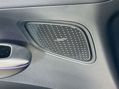 Used 2025 Mercedes-Benz GLC 300 4MATIC image 20