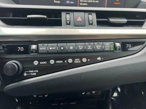 Used 2020 Lexus ES 350 ES 350 Sedan 4D w/ Premium Package image 43