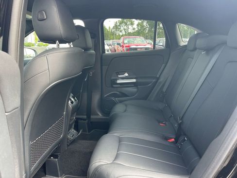 Used 2025 Mercedes-Benz GLA 250 image 12