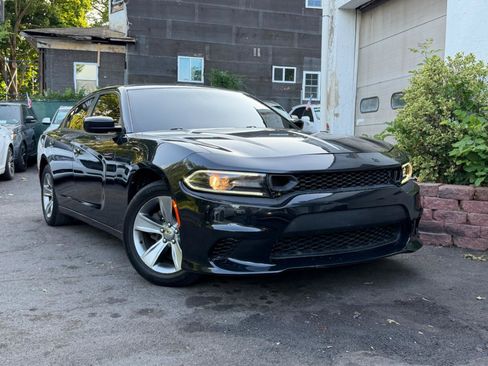 Used 2015 Dodge Charger SE w/ Sport Appearance Group RWD image 24