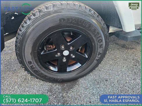 Used 2012 Jeep Wrangler Rubicon w/ PWR Convenience Group image 18