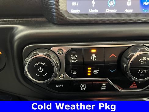 Used 2018 Jeep Wrangler Unlimited Sahara image 6