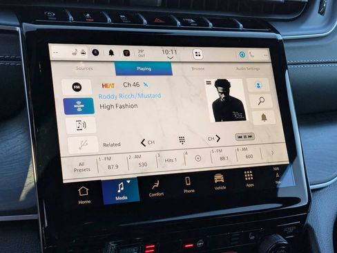 Certified 2025 Jeep Grand Cherokee L Limited w/ Trailer Tow Package image 17