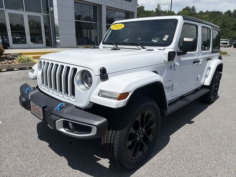 Used 2023 Jeep Wrangler Unlimited Sahara AWD/4WD image 2