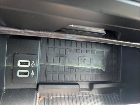 Used 2019 Ford Expedition Limited w/ Equipment Group 302A RWD image 17