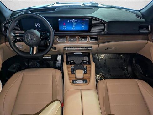 New 2026 Mercedes-Benz GLS 580 4MATIC image 16