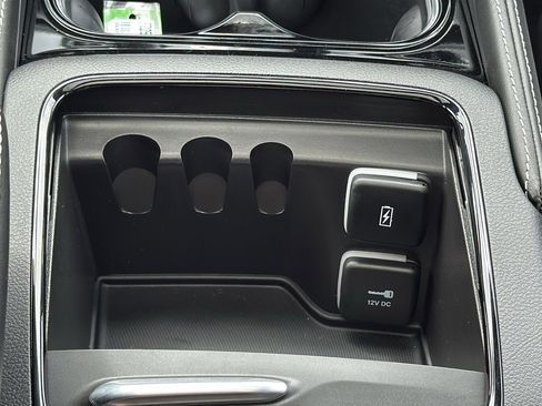 New 2026 Chrysler Pacifica Limited image 27