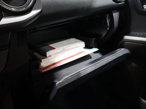 Used 2023 Toyota Tacoma TRD Sport image 28