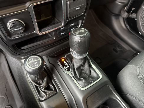 Used 2022 Jeep Wrangler Unlimited Sport AWD/4WD image 27