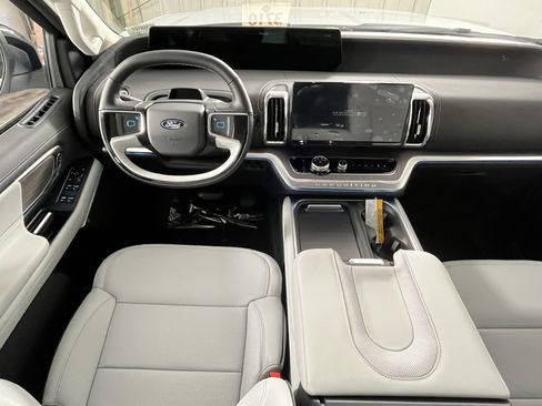 New 2025 Ford Expedition Max Platinum w/ Platinum Ultimate Package image 11