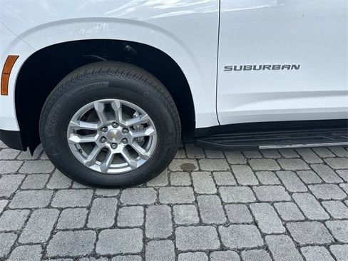 New 2026 Chevrolet Suburban LS image 19