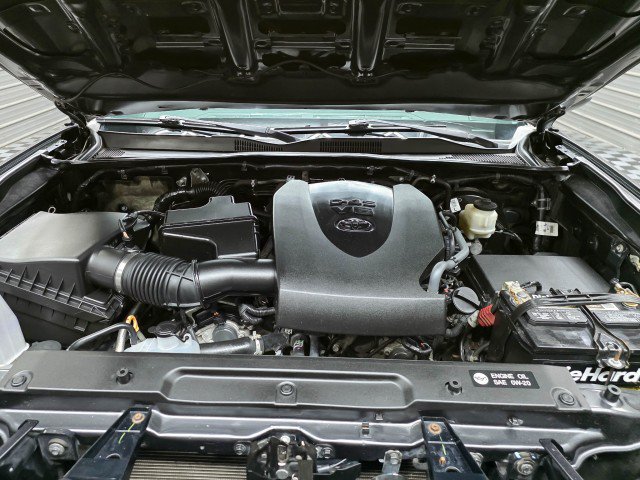 Used 2019 Toyota Tacoma TRD Sport w/ Technology Package AWD/4WD image 39