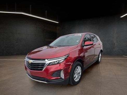 Used 2024 Chevrolet Equinox LT FWD image 3