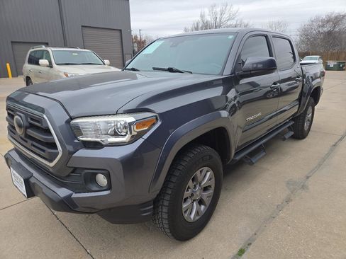 Used 2018 Toyota Tacoma SR5 image 1