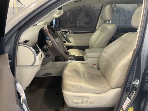 Used 2014 Lexus GX 460 Luxury w/ Preferred Accessory Package image 11