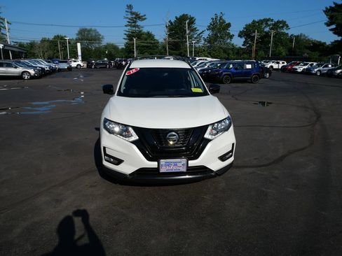 Used 2018 Nissan Rogue SV w/ Premium Package AWD/4WD image 3