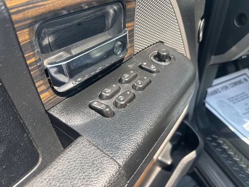 Used 2007 Lincoln Mark LT 4x4 image 11