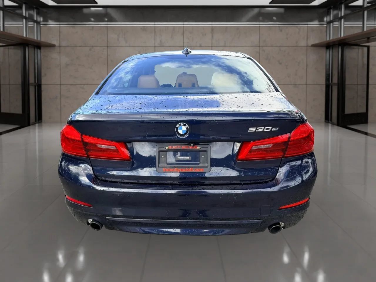 Used 2019 BMW 530e w/ Convenience Package RWD image 4