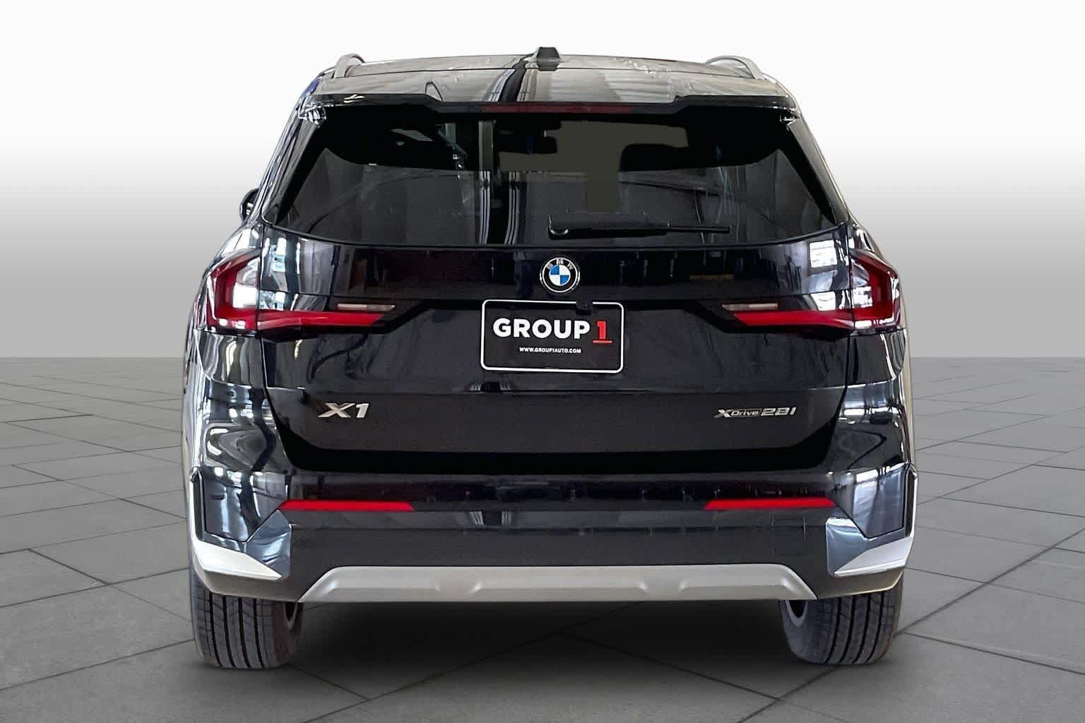 Used 2025 BMW X1 xDrive28i AWD/4WD image 4