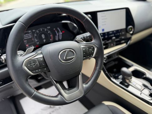 Used 2024 Lexus NX 250 FWD w/ Towing Package (2000 Lbs) image 16