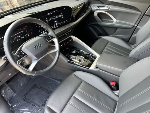 Used 2025 Audi Q5 Premium AWD/4WD image 11