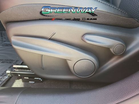 New 2026 Jeep Compass Latitude image 18