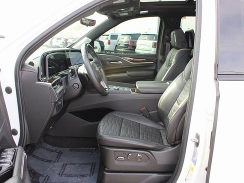 Used 2023 Cadillac Escalade Sport Platinum image 13