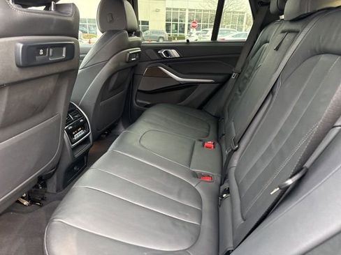 Used 2021 BMW X5 xDrive40i w/ M Sport Package image 23
