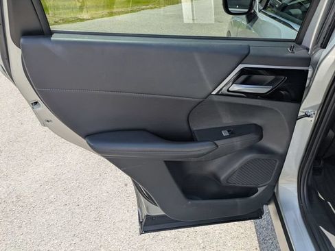 Used 2024 Mitsubishi Outlander SE AWD/4WD image 27