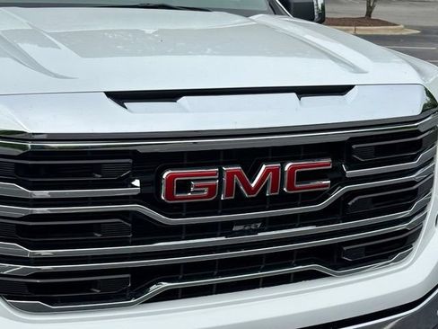 Used 2024 GMC Sierra 1500 SLT w/ SLT Premium Plus Package AWD/4WD image 14