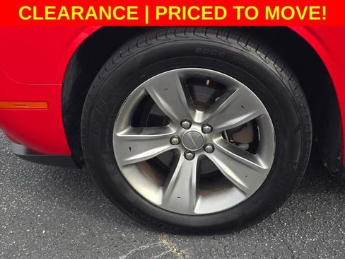 Used 2017 Dodge Challenger SXT RWD image 30
