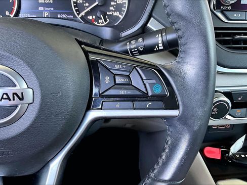 Used 2021 Nissan Altima 2.5 SV w/ SV Premium Package FWD image 25