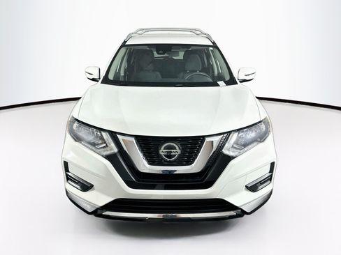 Used 2019 Nissan Rogue SV FWD image 2
