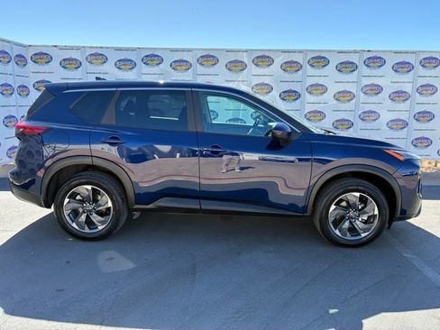 Certified 2025 Nissan Rogue SV image 1