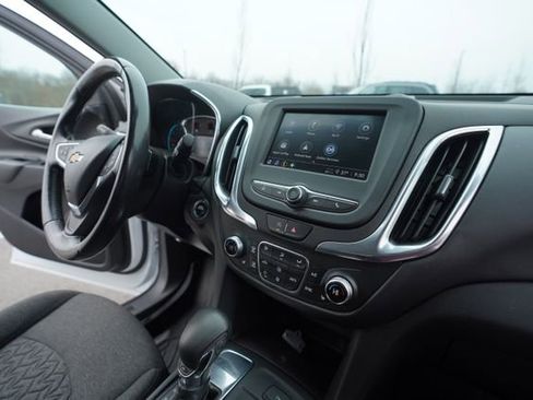 Used 2022 Chevrolet Equinox LT w/ Driver Convenience Package image 30