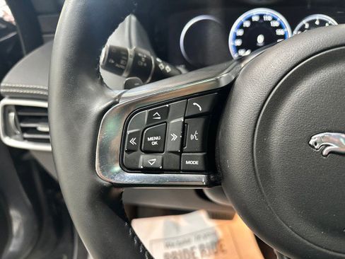 Used 2017 Jaguar F-PACE R-Sport image 30