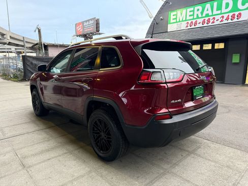 Used 2020 Jeep Cherokee Latitude w/ Cold Weather Group image 5