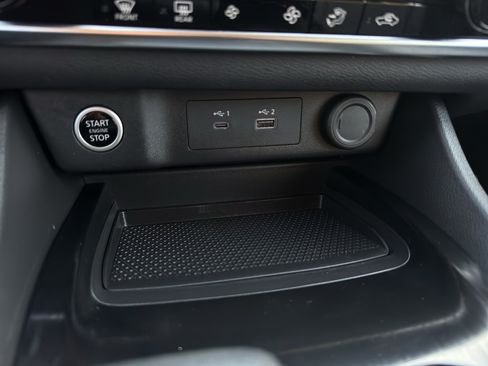 Used 2023 Nissan Rogue SV AWD/4WD image 19