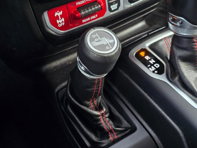 Used 2022 Jeep Gladiator Rubicon w/ LED Lighting Group AWD/4WD image 32