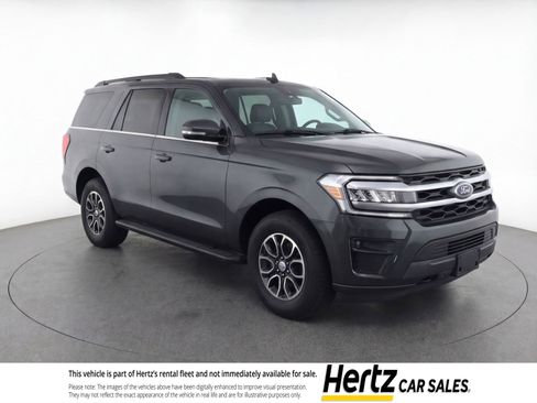 Used 2022 Ford Expedition XLT image 1