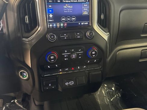 Used 2019 Chevrolet Silverado 1500 LT w/ All-Star Edition AWD/4WD image 9