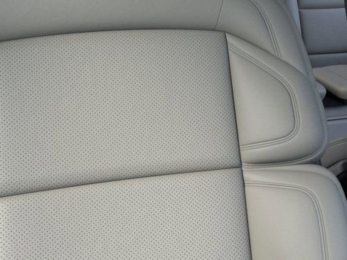 New 2026 Lincoln Navigator L Reserve AWD/4WD image 16