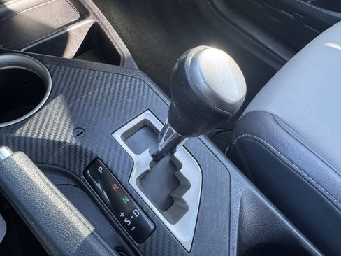 Used 2013 Toyota RAV4 Limited AWD/4WD image 30